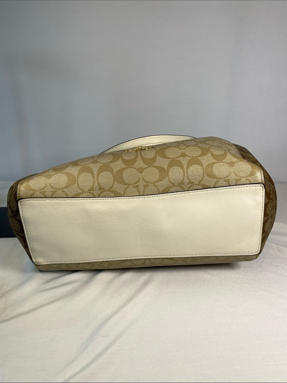 Coach A2079-2313 Hallie Signature Canvas Shoulder Tote Chalk Multi Snake Trim - Picture 7 of 10